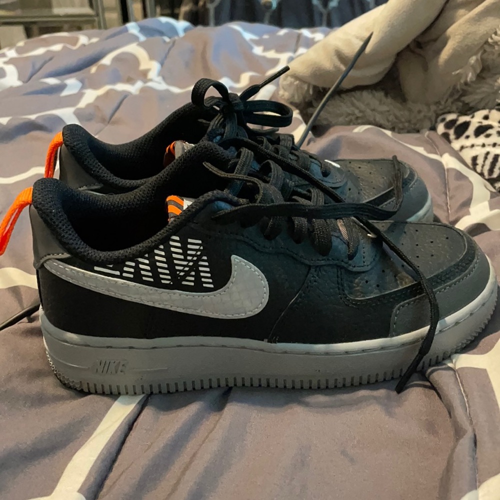 black designed air force 1’s
